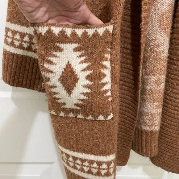 Tahari Aztec Print‎ Open Front Cardigan Sweater Womens XS Boho Oversized - Picture 3 of 9